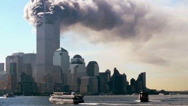 Последствия атаки террористов на башни Всемирного торгового центра в Нью-Йорке  (Фото DPA / TASS)