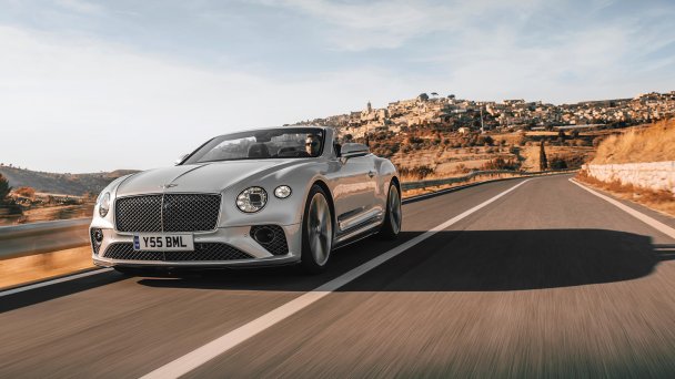 Почему ради нового Bentley GT Speed перекрыли движение в итальянском городе