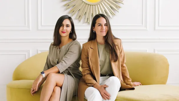 Основательницы стартапа YouTalk Анна Крымская и Александра Темлякова (Фото Алексея Чижика)