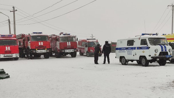 На территории шахты "Листвяжная" в городе Белово, где в результате происшествия погиб 1 человек, пострадали более 40 человек (Фото Марии Пименовой/ТАСС)