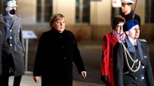 Торжественная церемония, посвященной уходу Ангелы Меркель с поста федерального канцлера Германии (Фото EPA / TASS)