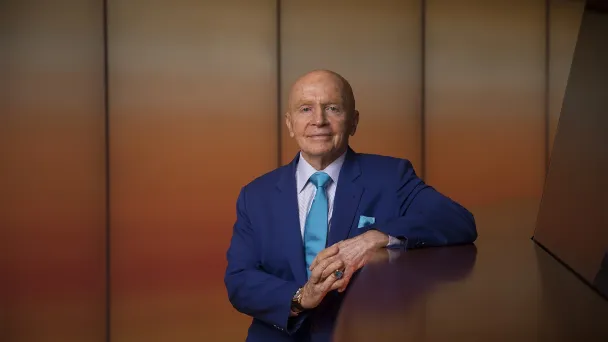 Марк Мобиус  (Фото Simon Dawson / Bloomberg via Getty Images)