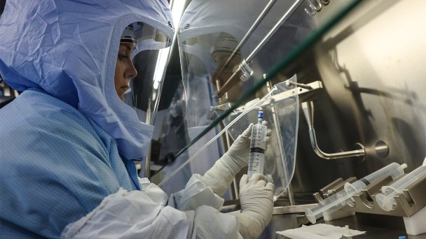 В лаборатории BioNTech (Фото Alex Kraus / Bloomberg via Getty Images)