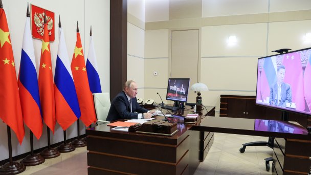 Владимир Путин во время переговоров с председателем КНР Си Цзиньпином в формате видеоконференции (Фото Михаила Метцеля/POOL/ТАСС)