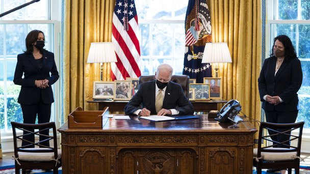 Джозеф Байден в Белом доме (Фото Doug Mills-Pool / Getty Images)