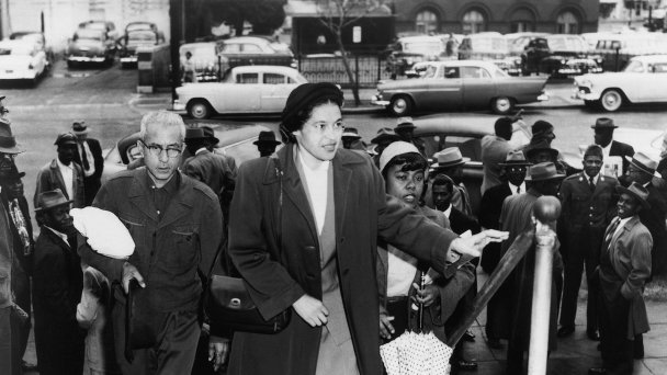 Роза Паркс по дороге в суд 21 февраля 1956 года (Фото AP Photo/ТАСС)