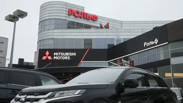 Работа автосалона «Рольф» в Москве (Фото Ведомости / ТАСС)