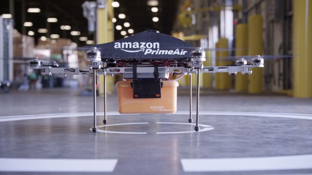 Беспилотный аппарат интернет-магазина Amazon для доставки заказов. (Фото Zuma / TASS)
