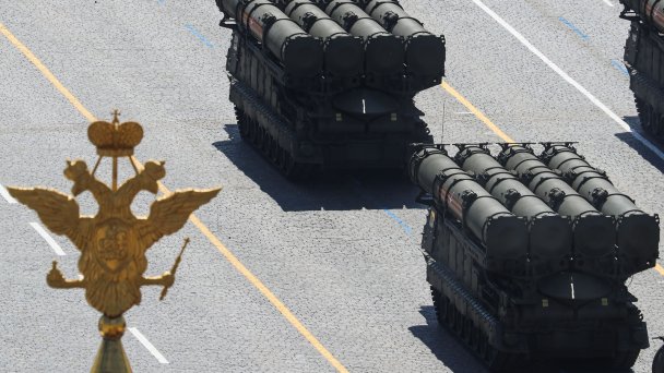 Зенитные ракетные комплексы С-300В4 на Красной площади (Фото пресс-службы Минобороны РФ / ТАСС)