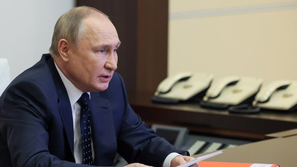 Владимир Путин во время заседания Совета безопасности РФ. (Фото Михаила Метцеля / ТАСС)