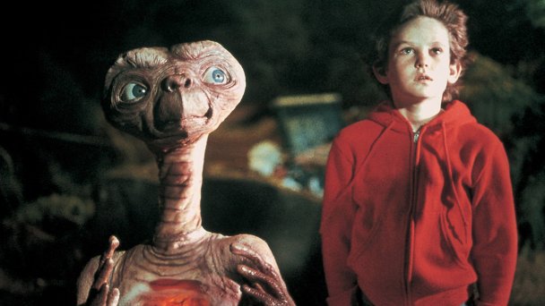Кукла E.T. (Extra-Terrestial), которую 40 лет назад Стивен Спилберг снял в фильме «Инопланетянин».