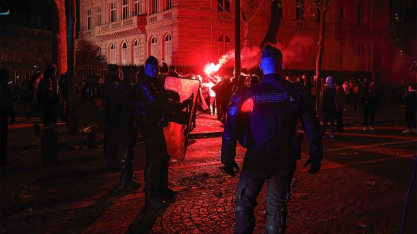 Беспорядки во Франции (Фото Edgar Gutiérrez / SOPA Images / LightRocket via Getty Images)