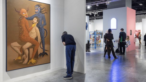 Во время закрытого предпоказа это произведение с чудовищами кисти Патрицио ди Массимо по цене $35 000 приглянулось Леонардо Ди Каприо. (Фото Art Basel's Miami Beach)