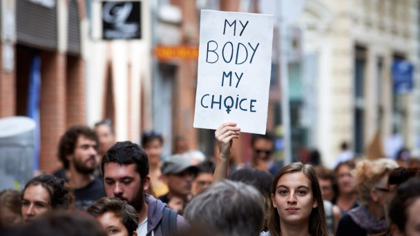 Марш за право на аборт в Тулузе. (Фото Alain Pitton / NurPhoto via Getty Images)