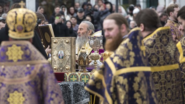Служба под руководством предстоятеля Украинской православной церкви. (Фото Maxym Marusenko / NurPhoto via Getty Images)