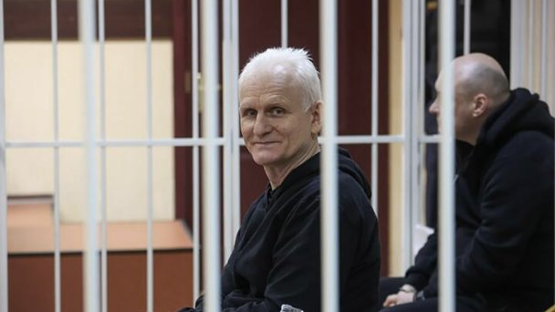 Алесь Беляцкий в суде Ленинского района Минска 5 января 2023. (Фото DR)