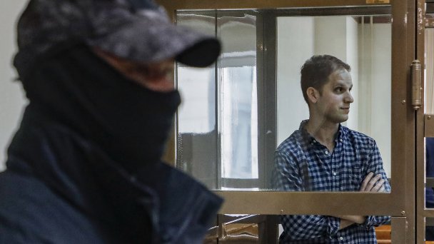  Рассмотрение в Мосгорсуде жалобы журналиста Гершковича на арест по делу о шпионаже. (Фото Максима Шеметова / ТАСС)