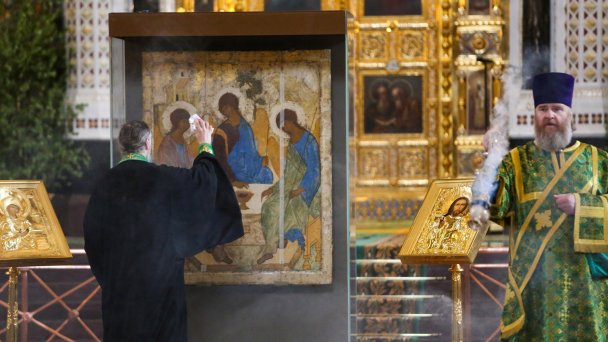 Икона «Святая Троица» Андрея Рублева в храме Христа Спасителя (Фото Ярослава Чингаева / Агентство «Москва»)
