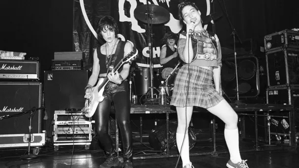 Джоан Джетт и Кэтлин Ханна из Bikini Kill, 1997 (Фото DR)
