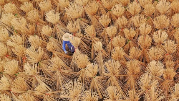 Фабрика по производству изделий из бамбука. Провинция Цзянси, Китай. (Фото VCG via Getty Images)