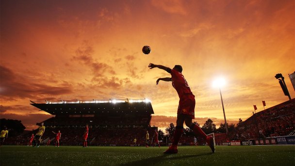 Футбол (Фото Morne de Klerk / Getty Images)