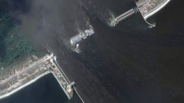 Каховская ГЭС (Фото Maxar Technologies / Handout via REUTERS)