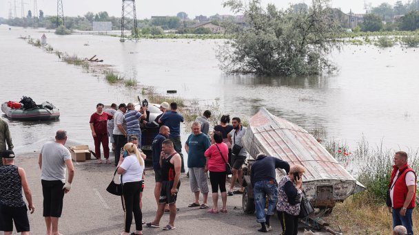 Эвакуация жителей из затопленной Голой Пристани (Фото Алексея Коновалова / ТАСС)