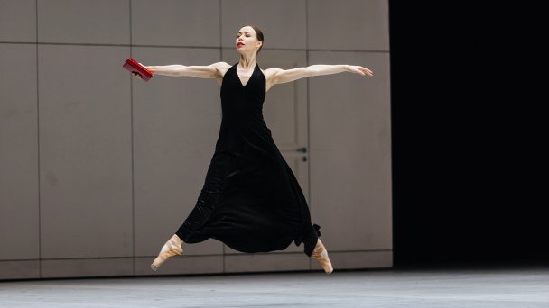 Репетиция балета Большого театра «Анна Каренина» на фестивале «Толстой». На фото Кристина Кретова. (Фото музея-усадьбы Л. Н. Толстого «Ясная Поляна»)