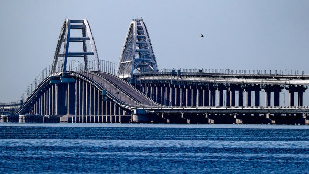  Вид на Крымский мост (Фото Сергея Мальгавко / ТАСС)