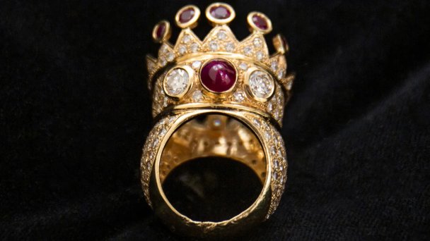 Золотое кольцо Тупака Шакура (Фото Sotheby’s)