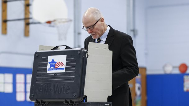 Кандидат в мэры Чикаго Пол Валлас на выборах 2023 года (Фото Kamil Krzaczynski / Getty Images)