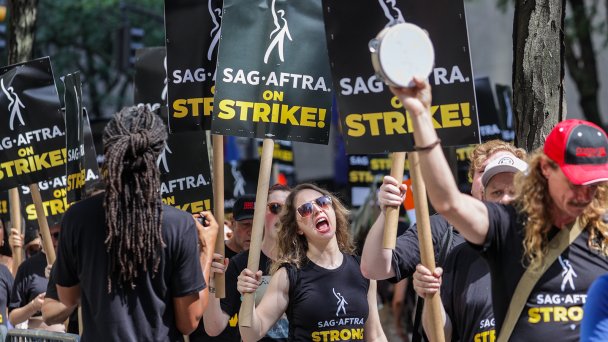 Забастовка в Нью-Йорке (Фото Selcuk Acar / Anadolu Agency via Getty Images)