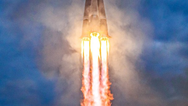 Запуск ракеты-носителя «Союз-2.1б» с автоматической космической станцией (АМС) «Луна-25» с космодрома «Восточный» (фото «Роскосмос Медиа»)