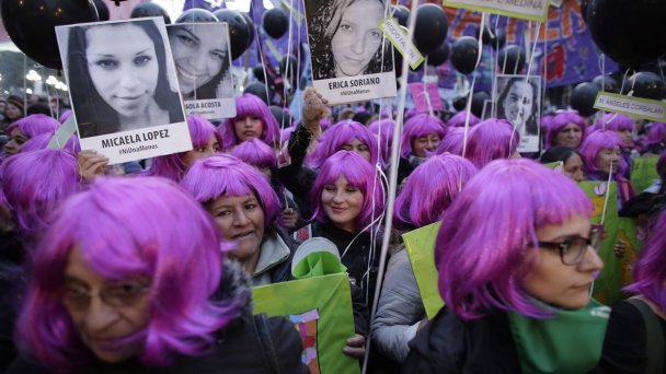 Марш против домашнего насилия в отношении женщин в Аргентине (Фото Victor R. Caivano / AP / TASS)