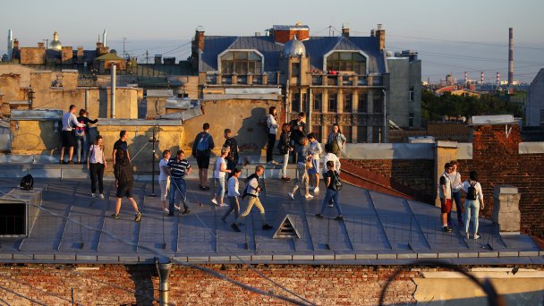 Экскурсии по крышам Санкт-Петербурга (Фото Петра Ковалева / ТАСС)