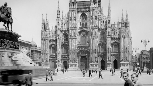В Миланском соборе более 3400 статуй. Строители собора с XIV века имели право беспошлинно ввозить мрамор, и сейчас здание постоянно обновляется. (Фото Getty Images)