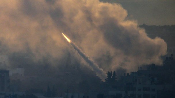 Запуск ракет из сектора Газа по израильским территориям (Фото Mohammed Saber / EPA / TASS)