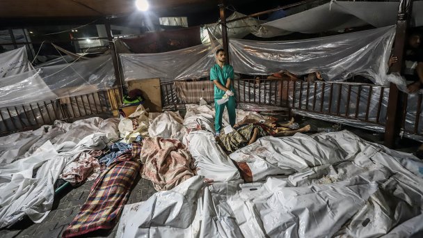 После взрыва в палестинской больнице (Фото Mohammad Abu Elsebah / picture alliance via Getty Images)