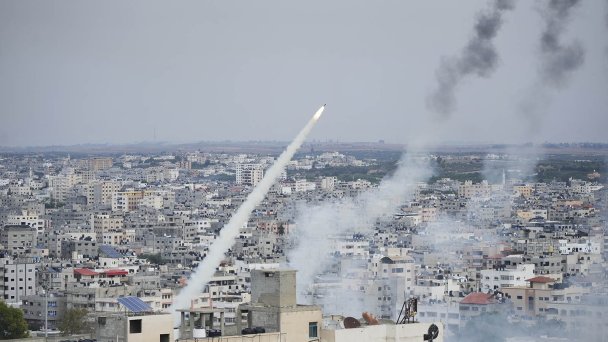 Запуск ракет из сектора Газа по израильским территориям (Фото AP / TASS)