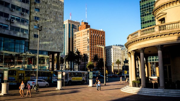 Столица Уругвая Монтевидео (Фото Andia / Universal Images Group via Getty Images)
