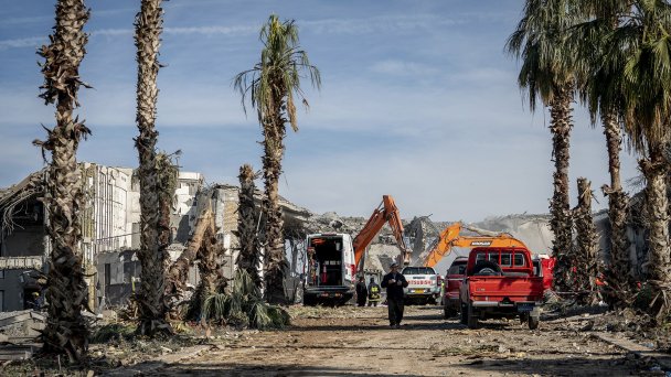 Последствия ракетного удара Ирана в иракском Эрбиле (Фото Julia Zimmermann / AP / TASS)