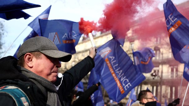 Митинг полицейских в Париже, 18 января 2024 (Фото Stephanie Lecocq / Reuters)