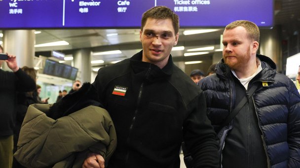  Пилот Аркадий Грачев (слева) (Фото Сергея Бобылева / ТАСС)