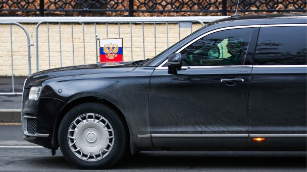 Автомобиль Aurus, на котором передвигается президент России (Фото Валерия Шарифулина / ТАСС)