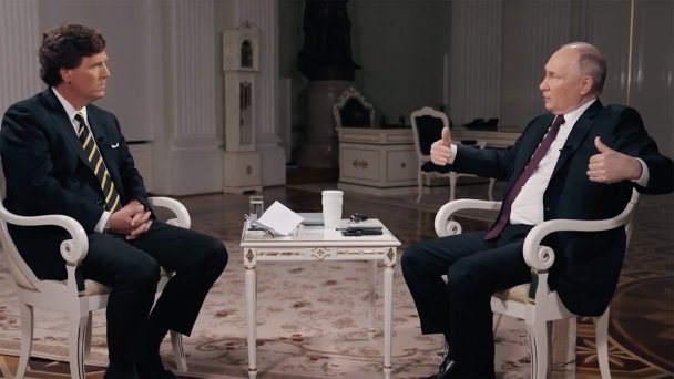 Такер Карлсон и Владимир Путин во время интервью (Фото Last Country, Inc.)