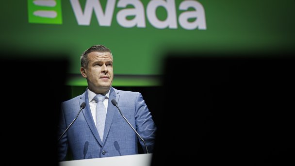 Глава Всемирного антидопингового агентства (WADA) Витольд Банька (Фото VALENTIN FLAURAUD / EPA)