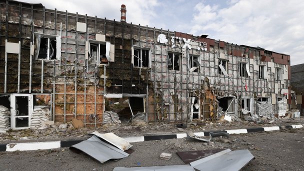 Здание, пострадавшее в результате обстрела в  Шебекине (Фото Александра Рюмина / ТАСС)