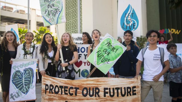 Юные активисты протестуют против политики правительства Гавайев в области климата (Фото DR)