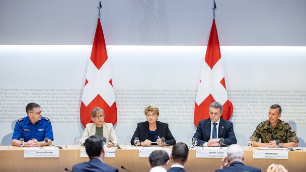 Правительство Швейцарии во время пресс-конференции в преддверии мирного саммита по Украине в Берне (Фото Pierre Albouy / Reuters)