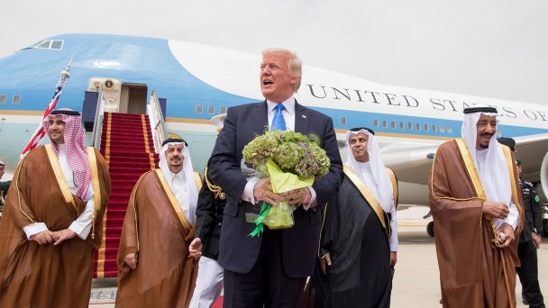 Визит Трампа в Саудовскую Аравию (Фото Bandar Algaloud / Saudi Royal Council / Getty Images)